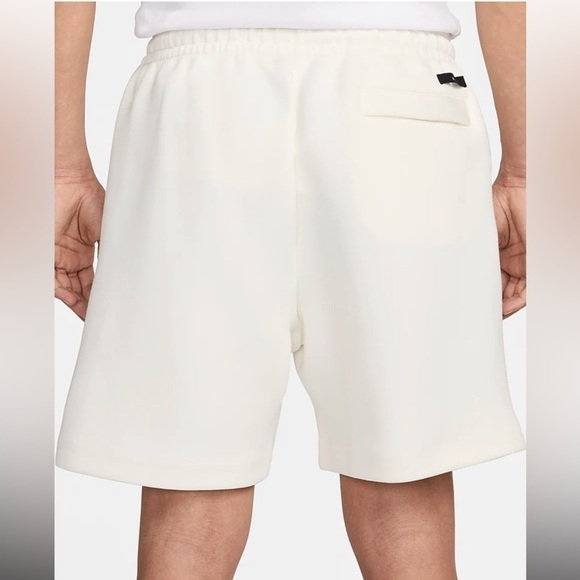 Nike Sportswear Tech Fleece Reimagined Men's 2024 Fleece Shorts L Gym Streetwear - Picture 1 of 16